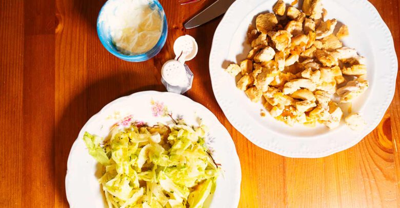 Hähnchengeschnetzeltes mit einem Gurkensalat