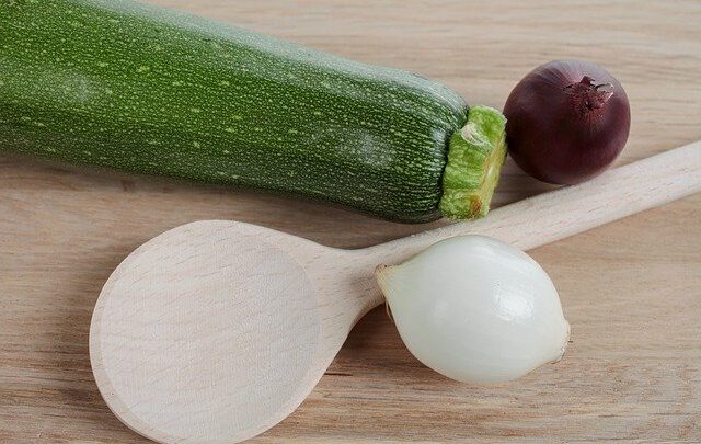 Zucchini mit Schalotte